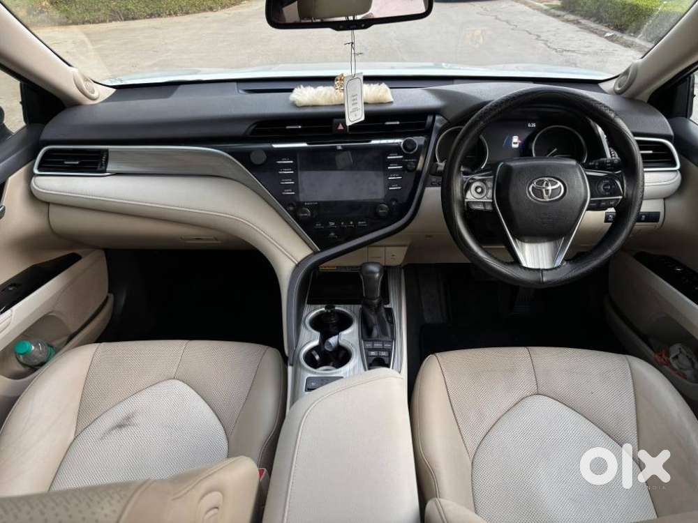 Toyota Camry Hybrid, 2020, Cng & Hybrids