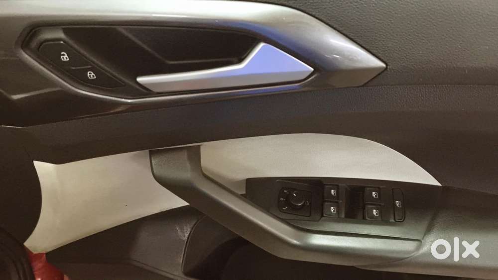 Volkswagen Taigun 1.0 Tsi Topline At, 2022, Petrol