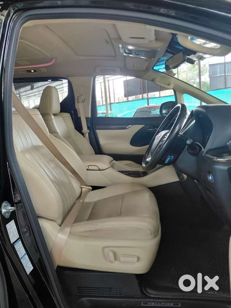 Toyota Vellfire 2.5 Hybrid, 2022, Petrol