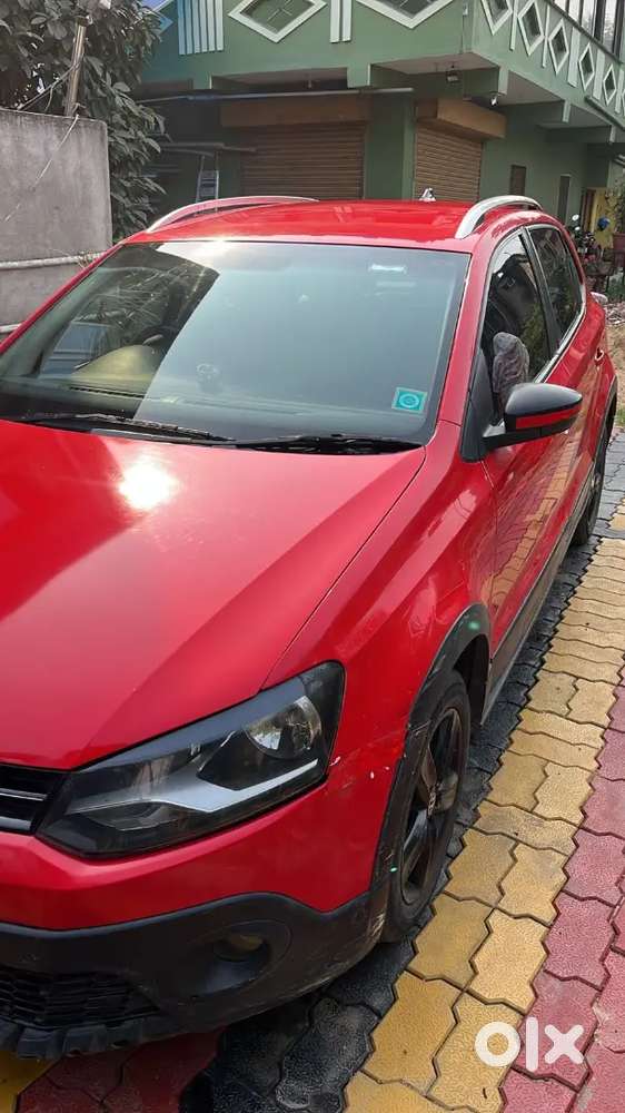 Volkswagen Polo 2015 Petrol 76000 Km Driven With Diamond 2k Display