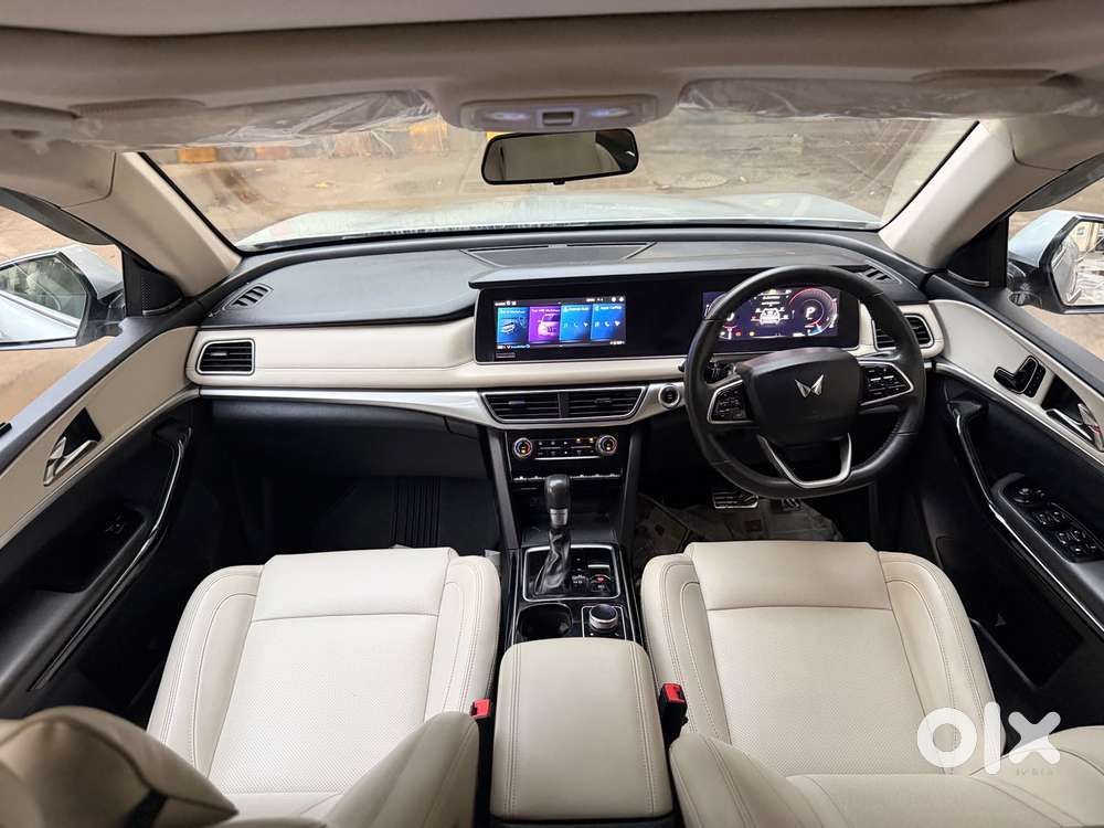 Mahindra Xuv700 Ax7 Luxury Pack Awd, 2022, Diesel