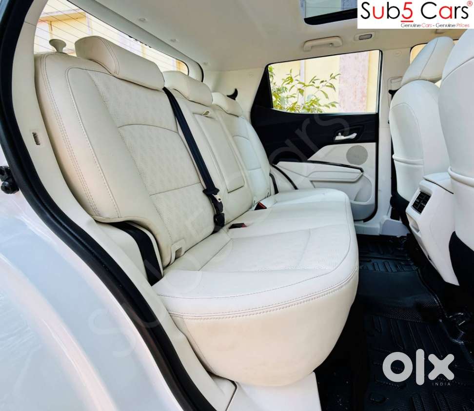 Mahindra Xuv 3xo Ax7l 1.2 Petrol At (pg), 2024, Petrol