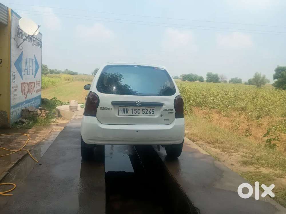गाड़ी चलने मे अच्छी है अलोय वहिल है Km 107000 चली हुई है हिसार नाम है