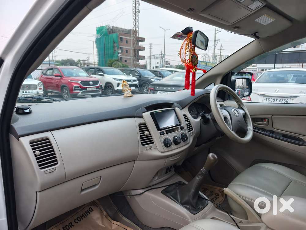 Toyota Innova 2.5 V 7 Str, 2011, Diesel