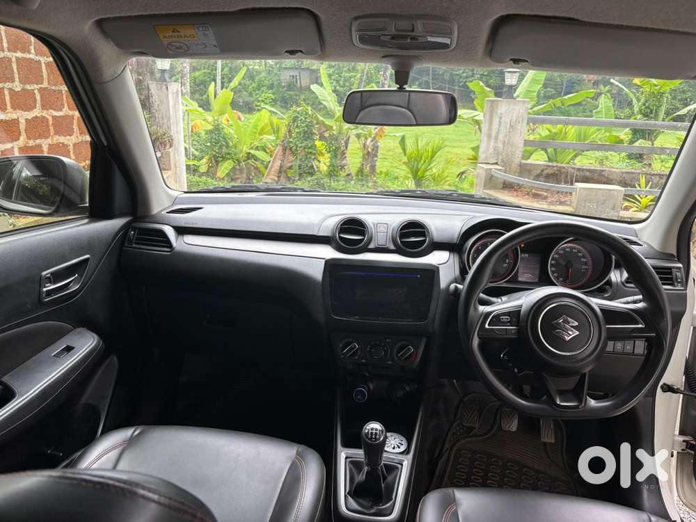 Maruti Suzuki Swift Vxi + Manual, 2022, Petrol