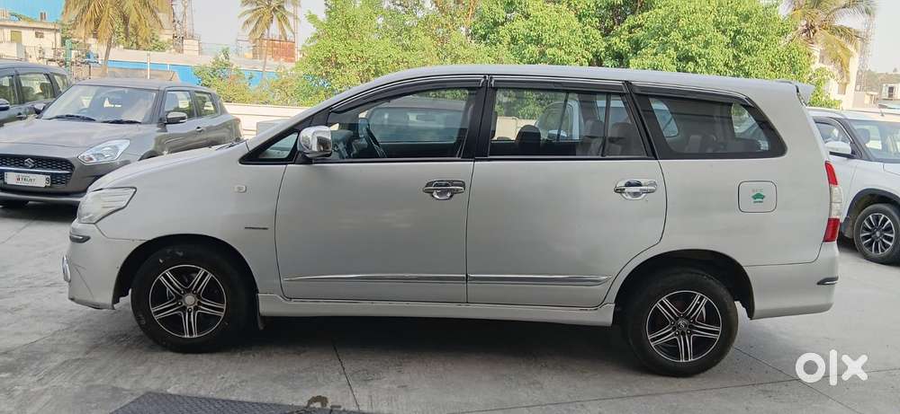 Toyota Innova 2.5 Gx (diesel) 8 Seater Bs Iv, 2013, Diesel
