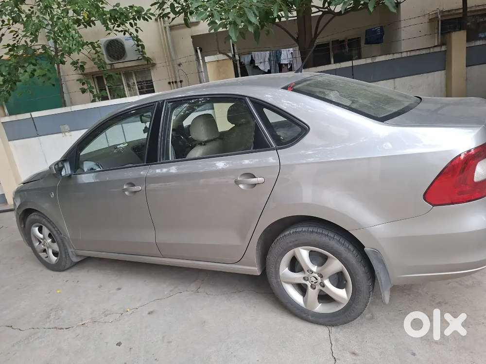 Skoda Rapid Elegance 2014 Diesel Manual