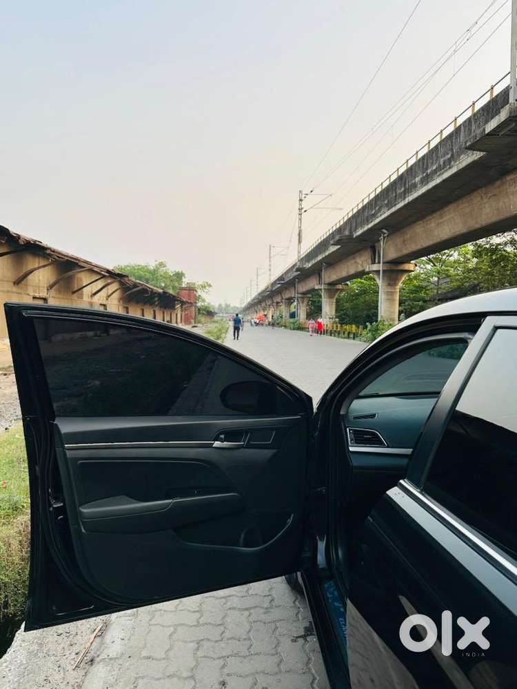 Hyundai Elantra 2.0 Sx Option Petrol Automatic Sunroof