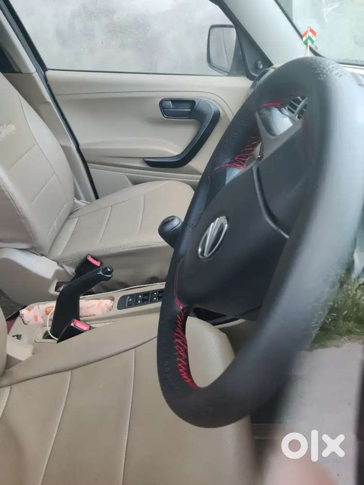 Mahindra Tuv 300 2017