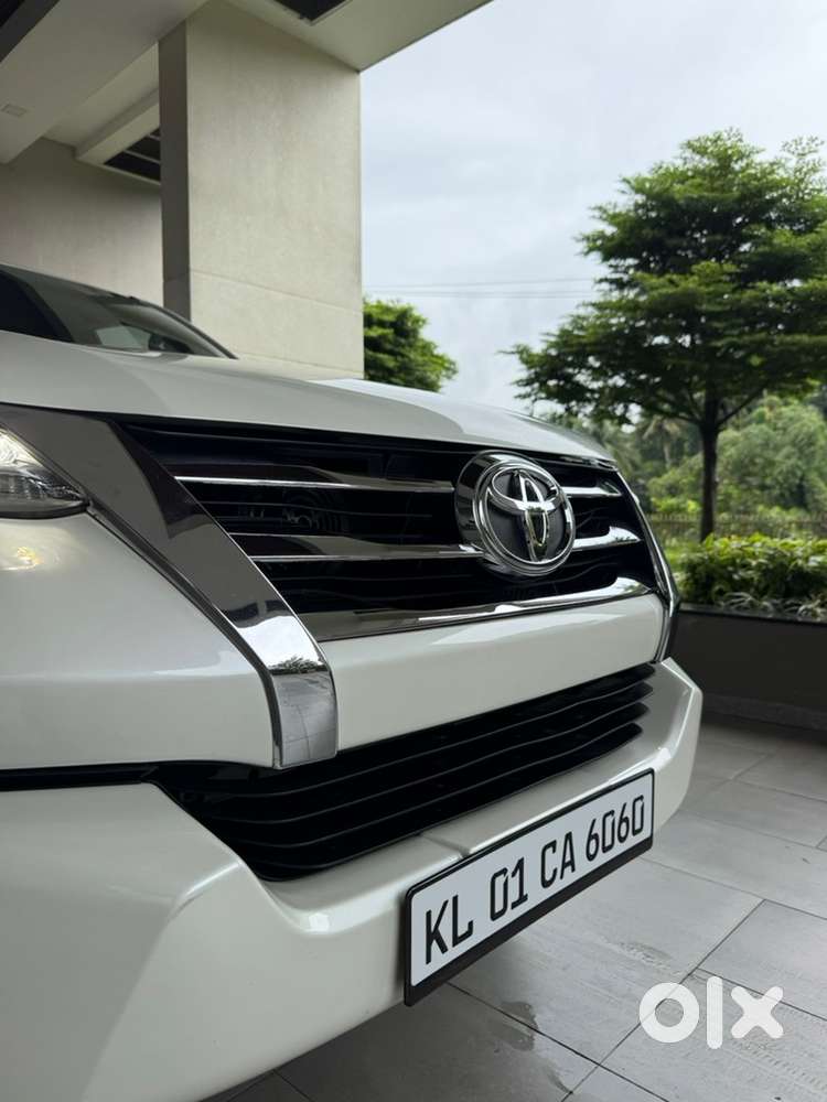 Toyota Fortuner 4x4  Automatic