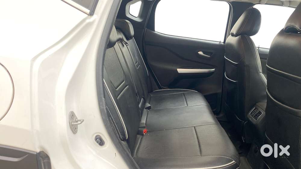 Nissan Magnite 1.0 Xv Premium, 2021, Petrol