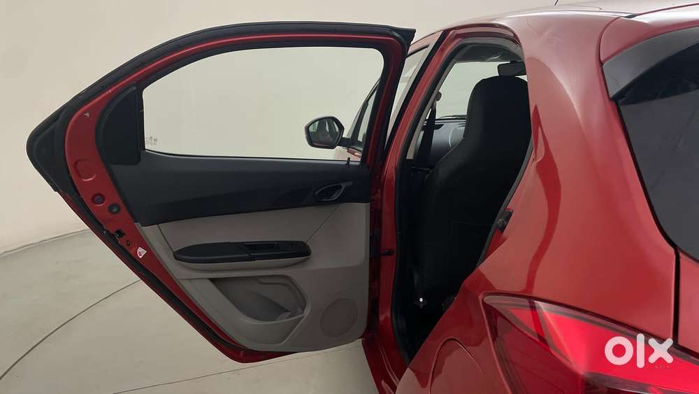 Tata Tiago 1.2 Revotron Xt, 2018, Petrol