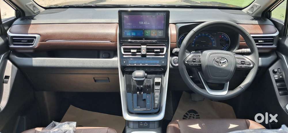 Toyota Innova Hycross 2.0 Zx Hybrid 7 Str, 2025, Petrol