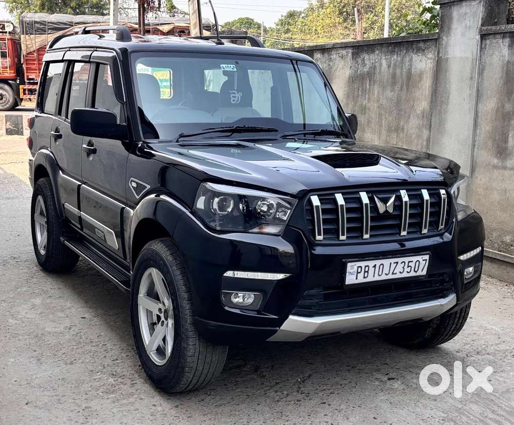 Mahindra Scorpio Classic, 2025, Diesel