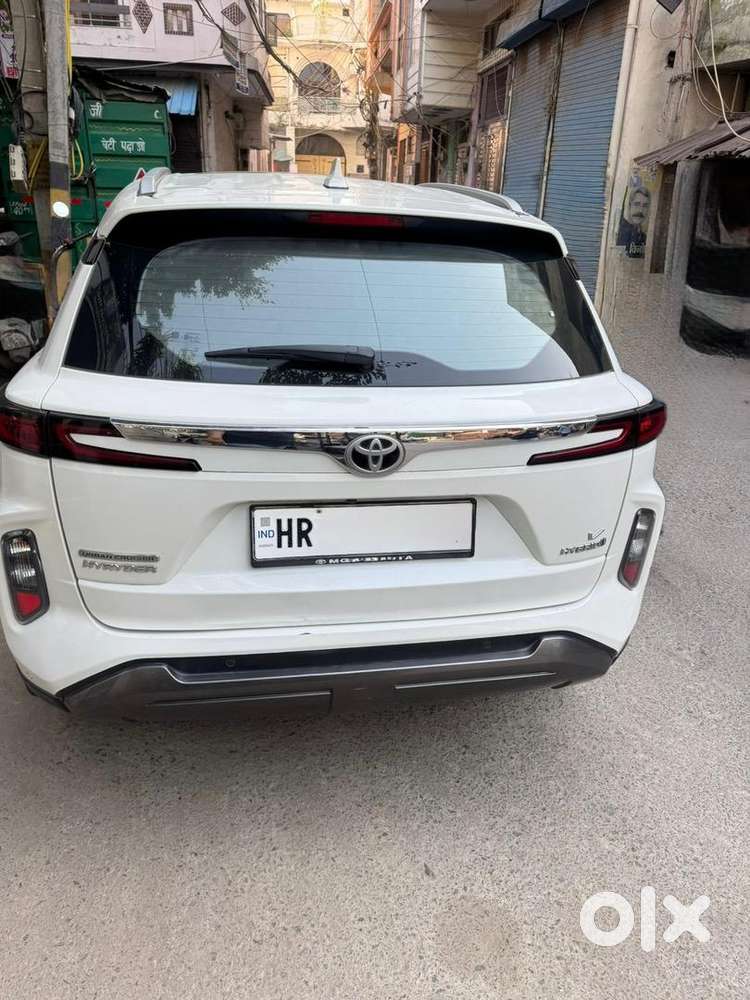 Toyota Hybrid 2023 Car