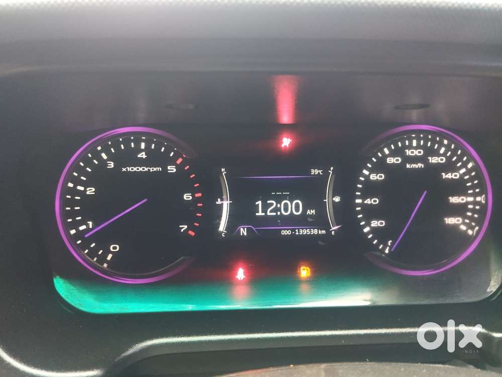 Mahindra Marazzo M6 8str, 2019, Diesel