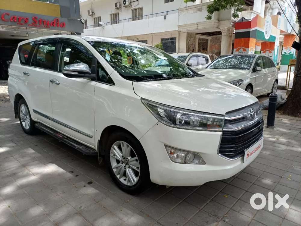 Toyota Innova Crysta 2.8 Zx At 7 Seater, 2017, Diesel
