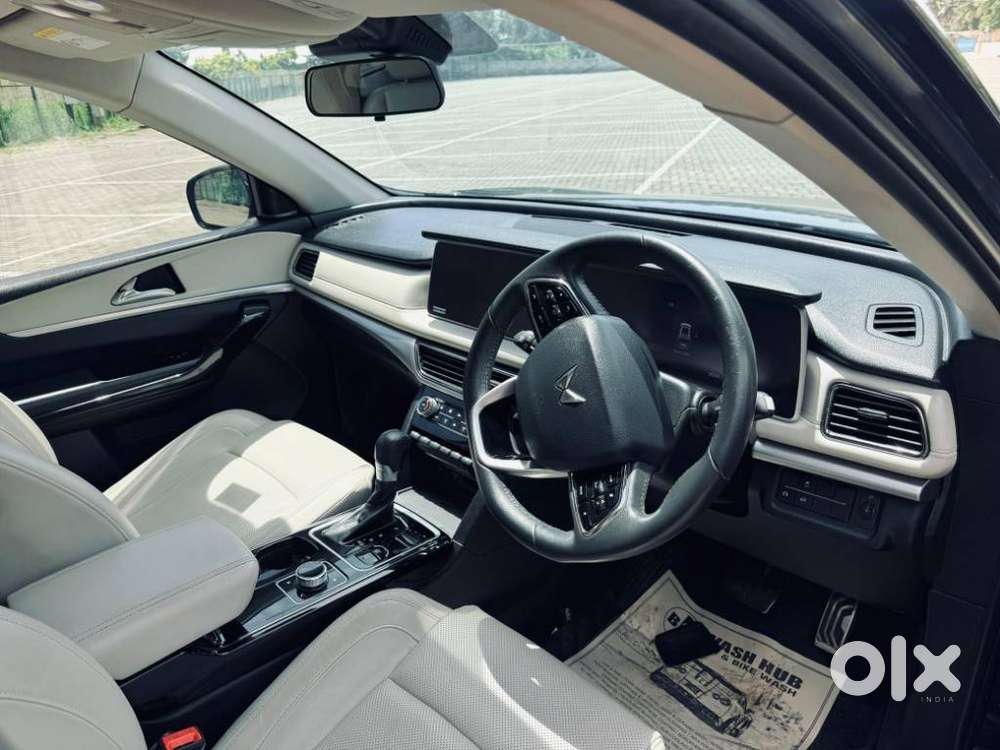 Mahindra Xuv700 2.0 Ax 7 Petrol At Luxury Pack Str, 2024, Petrol