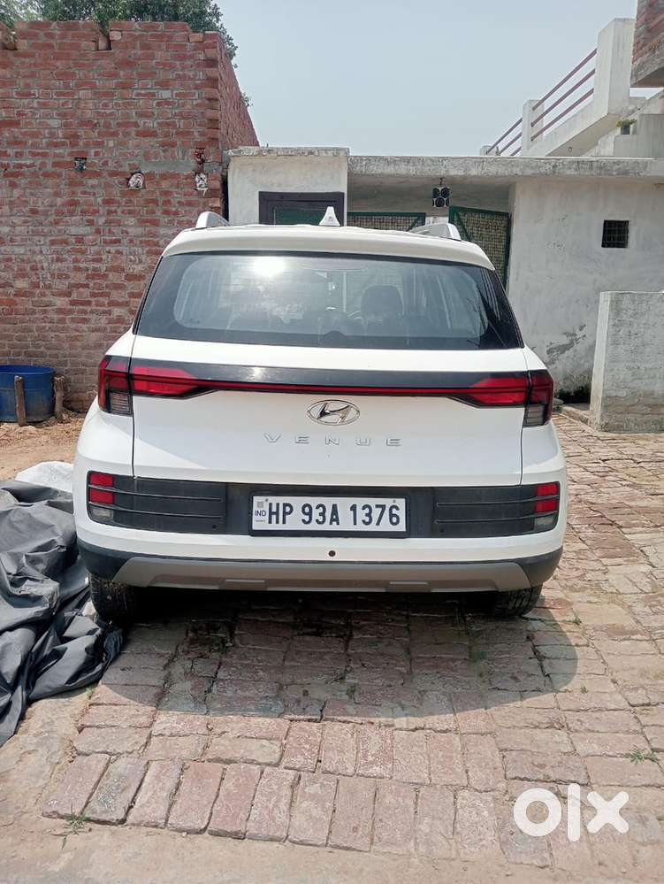 Hyundai Venue Petrol 2024