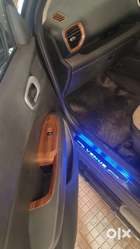 Hyundai Venue Sx Plus Automatic Sunroof Top Model