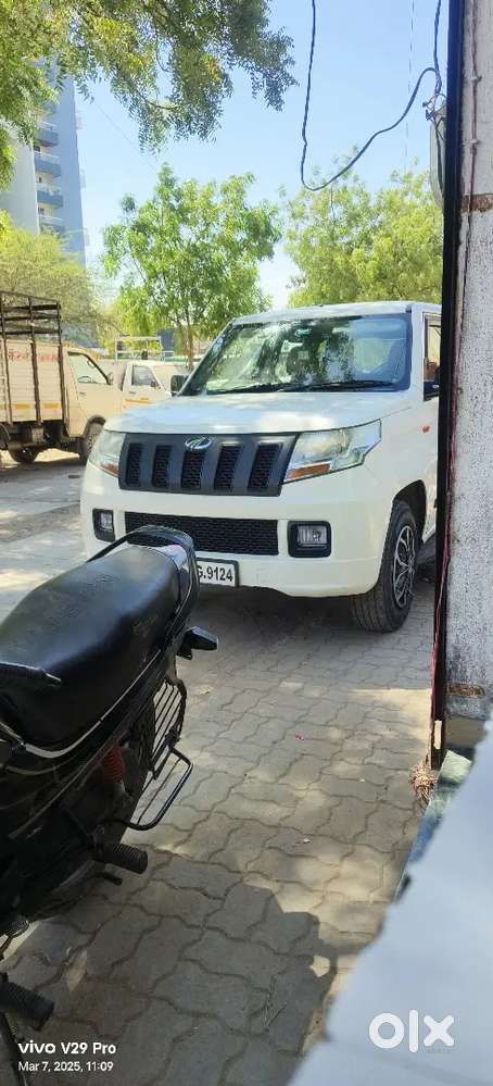 Mahindra Tuv 300 2018