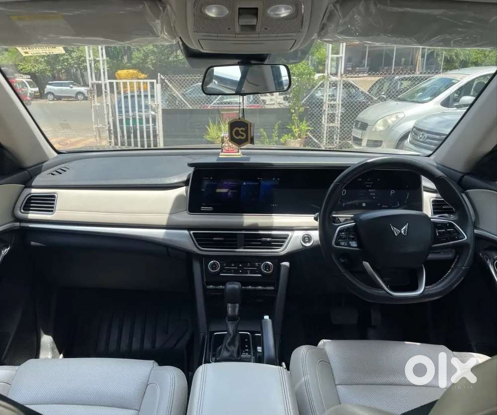 Mahindra Xuv700 2.2 Ax 7 Diesel At Str, 2022, Diesel