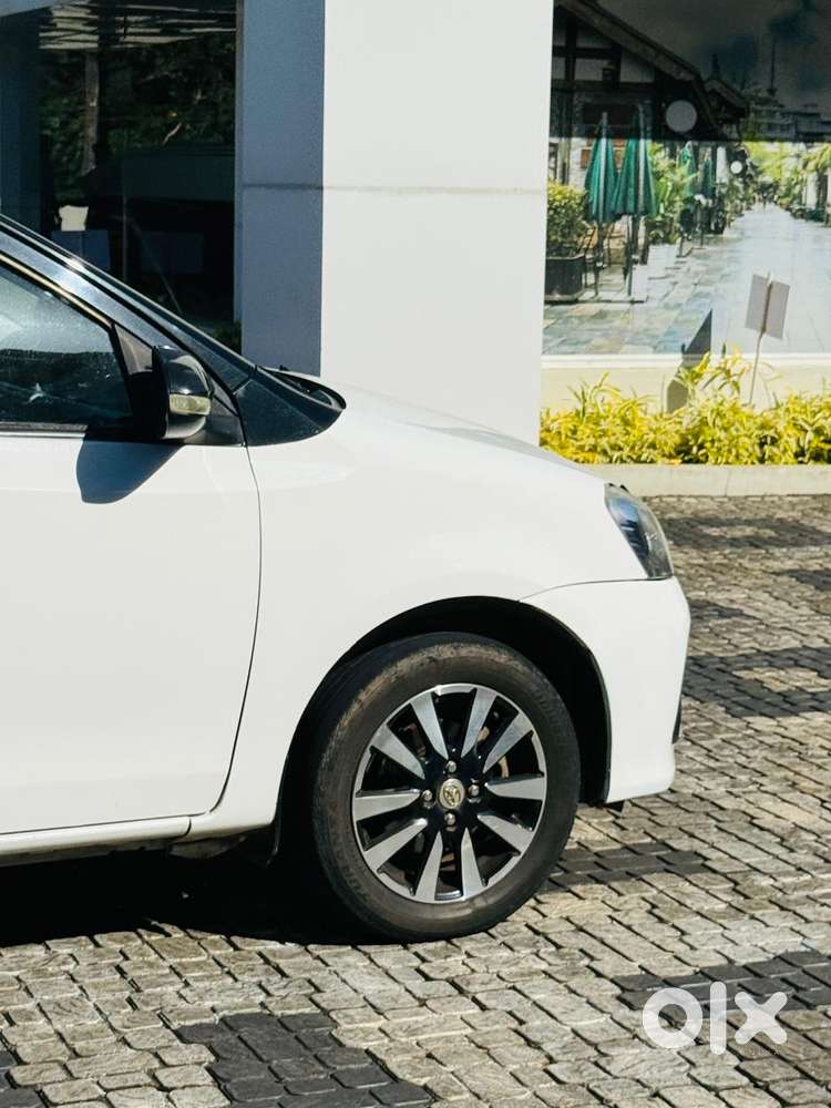 Toyota Etios Liva 1.2 V Dual Tone, 2018, Petrol
