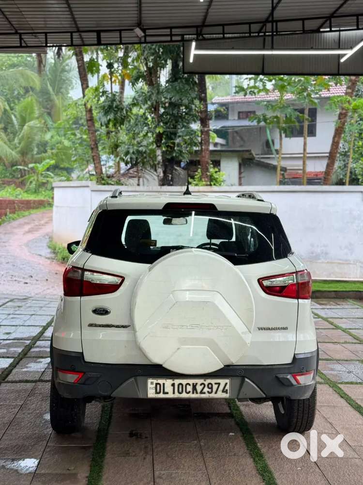 Full Company Service Neat And Clean Vehicle