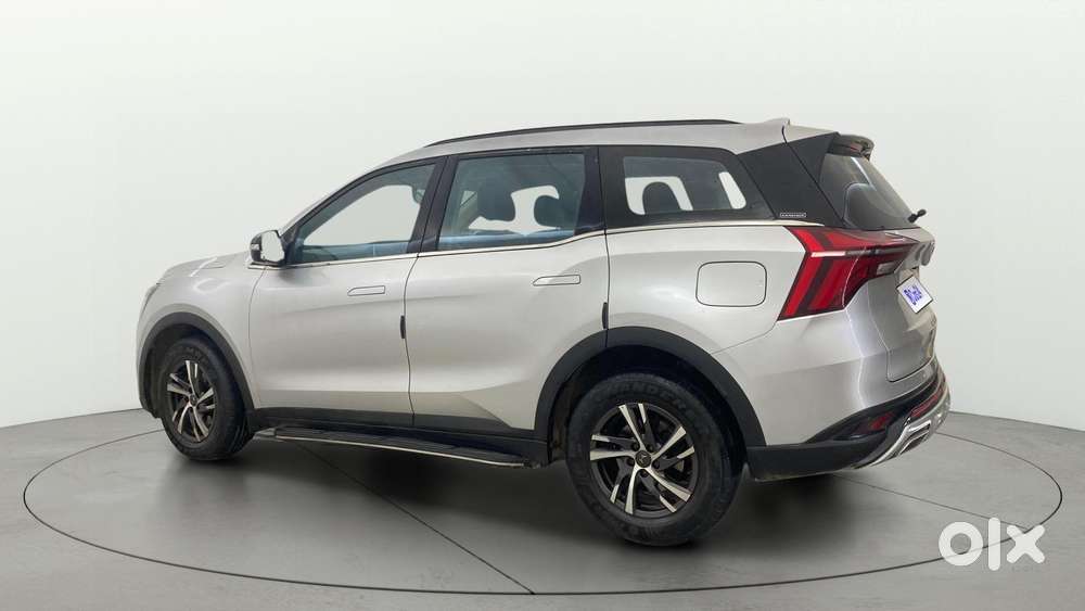 Mahindra Xuv700 2.0 Ax 5 Petrol Mt Str, 2022, Petrol