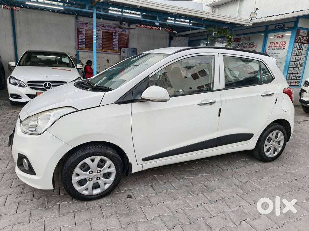 Hyundai Grand I10 Sportz, 2014, Petrol