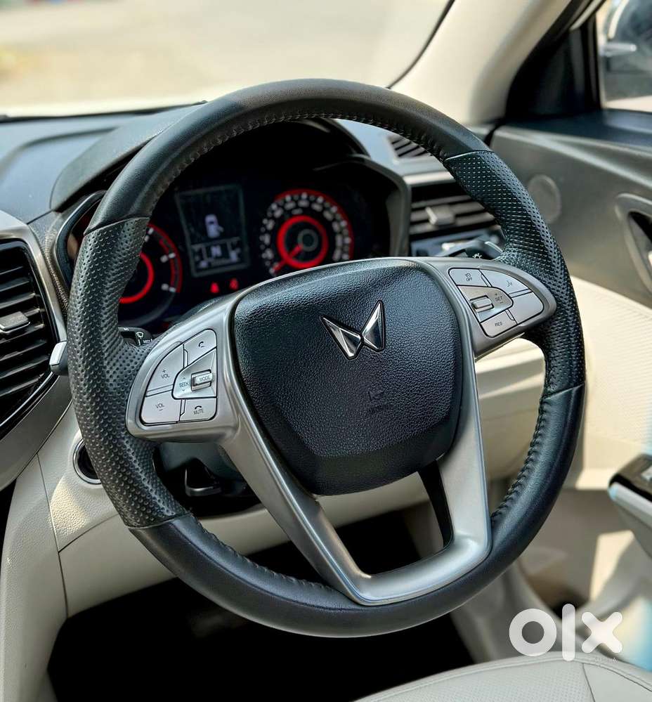 Mahindra Xuv300 W8 (o) 1.5 Diesel Amt, 2023, Diesel
