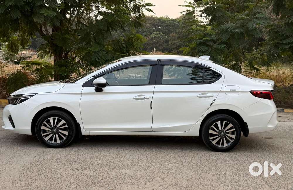 Honda City V Mt Sunroof, 2025, Petrol
