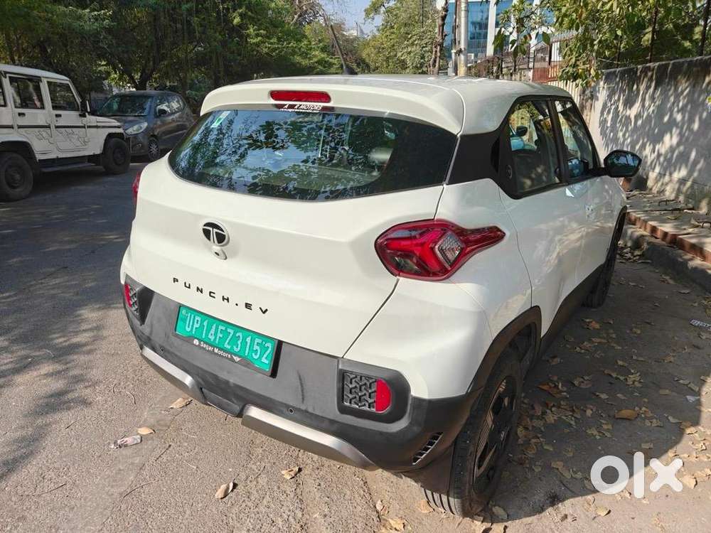 Tata Punch Ev Adventure Lr Ac Fc 2024 31482 Km Driven & 2 Years Old