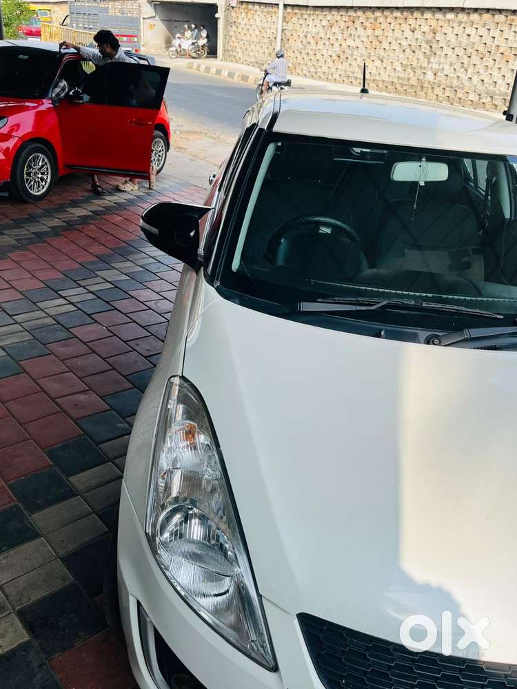 Maruti Suzuki Swift Vvt Zxi, 2016, Petrol