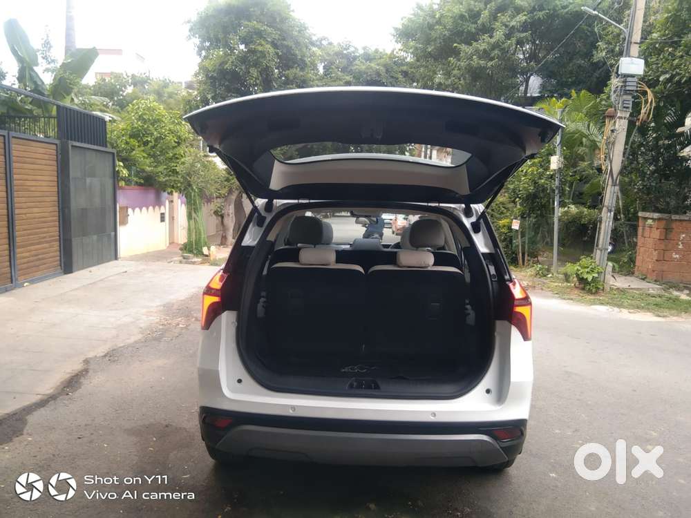 Mahindra Xuv700 2.0 Ax 7 Petrol Mt Str, 2025, Petrol