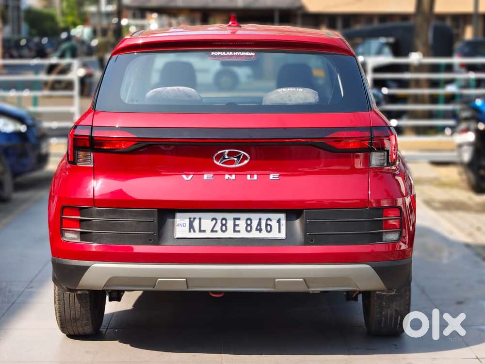 Hyundai Venue E, 2022, Petrol