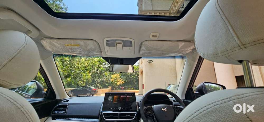 Mahindra Xuv 3xo Ax5 Pm At, 2024, Petrol