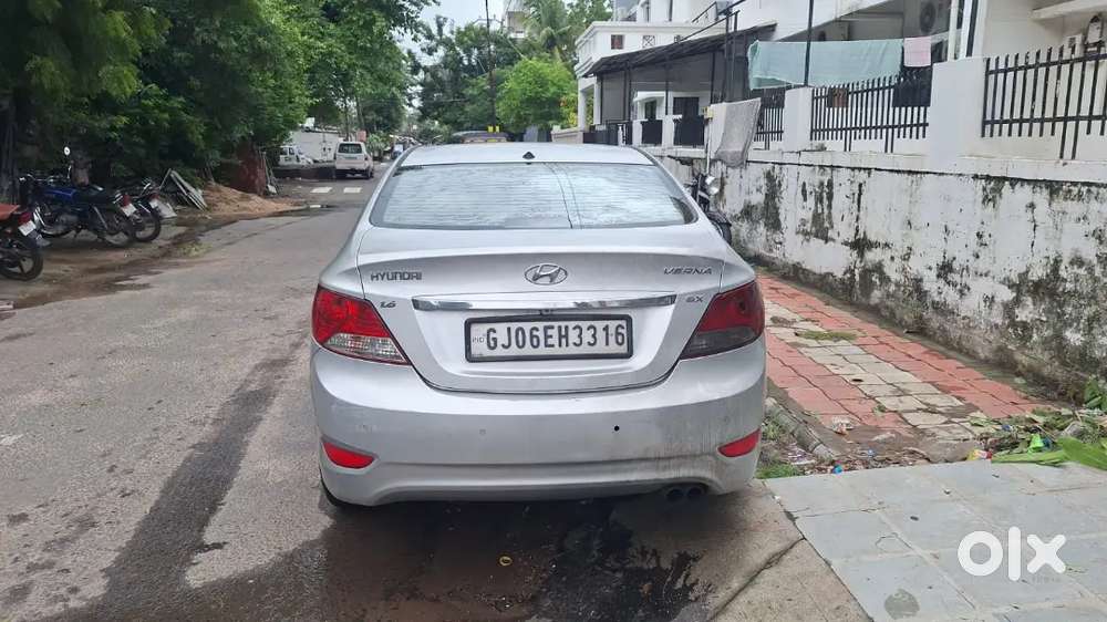Hyundai Verna Crdi 2011