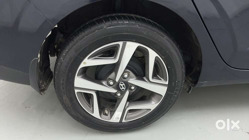 Hyundai Aura 1.2 Sx Cng, 2023, Cng & Hybrids