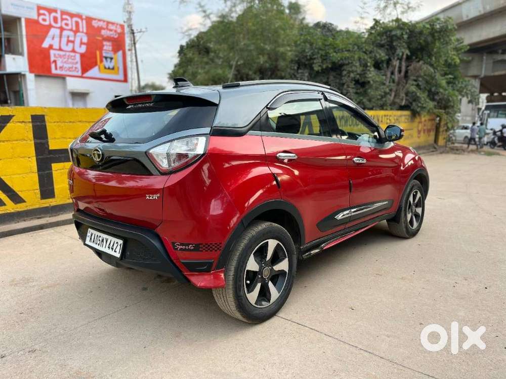 Tata Nexon 1.2 Revotron Xza Plus Dualtone, 2018, Petrol