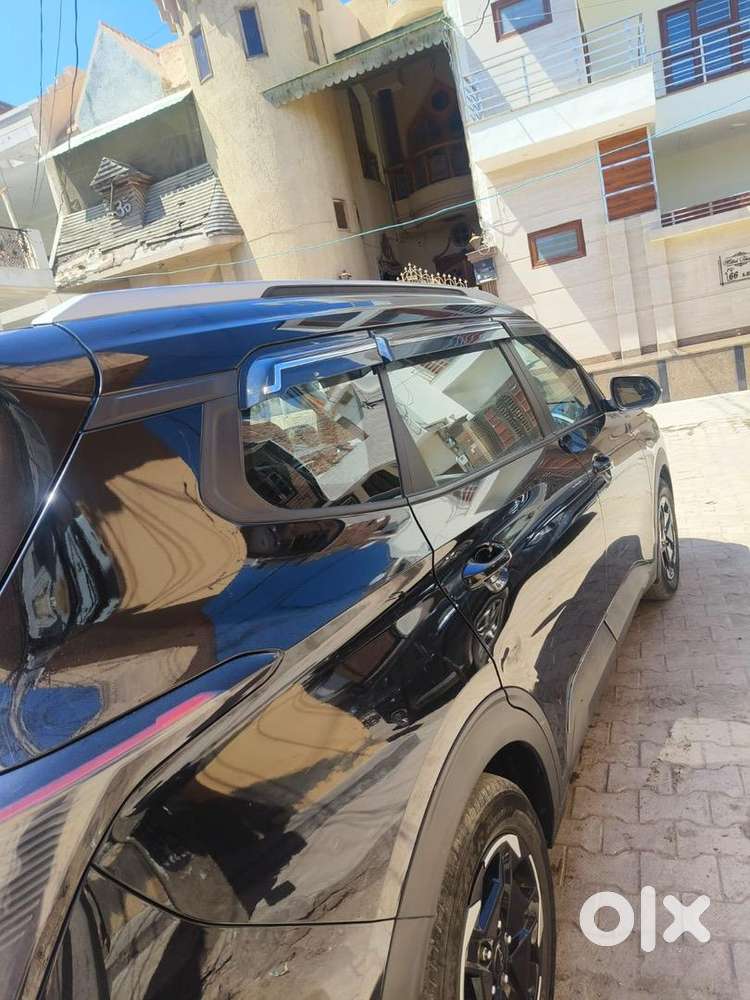 Car Good Condition.black Color. Single Handed Driven. Comfortable Suv.