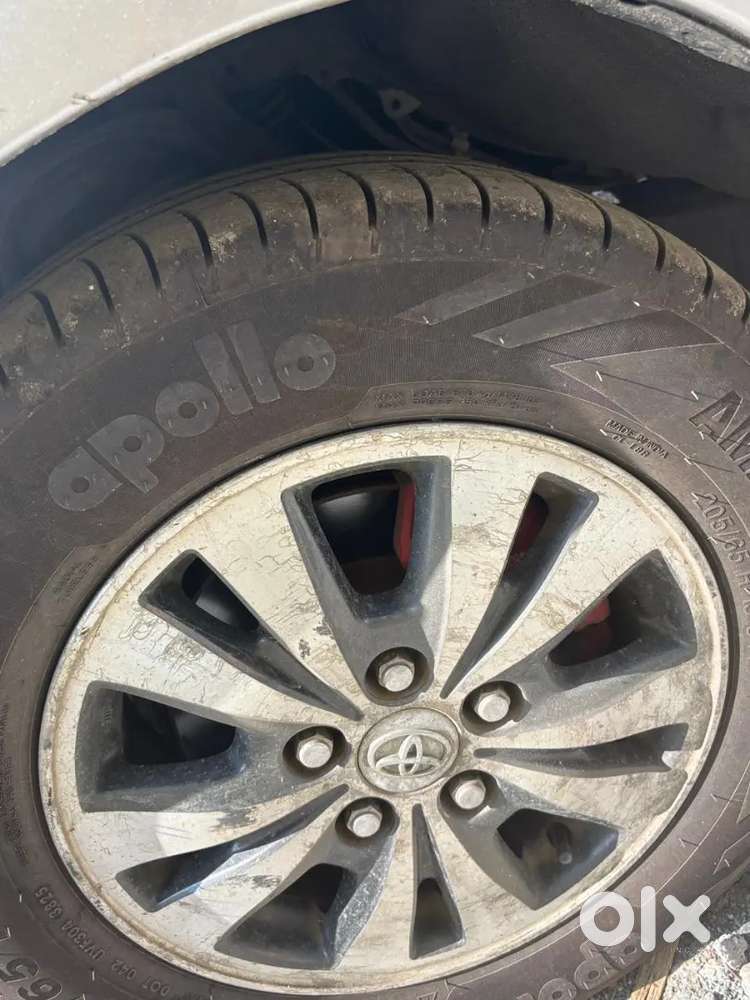 Toyota Innova 2015