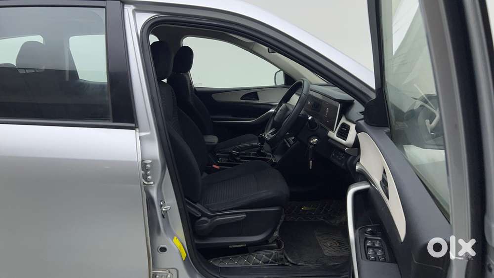 Mahindra Xuv700 2.2 Ax 3 Diesel Mt 7 Str, 2022, Diesel