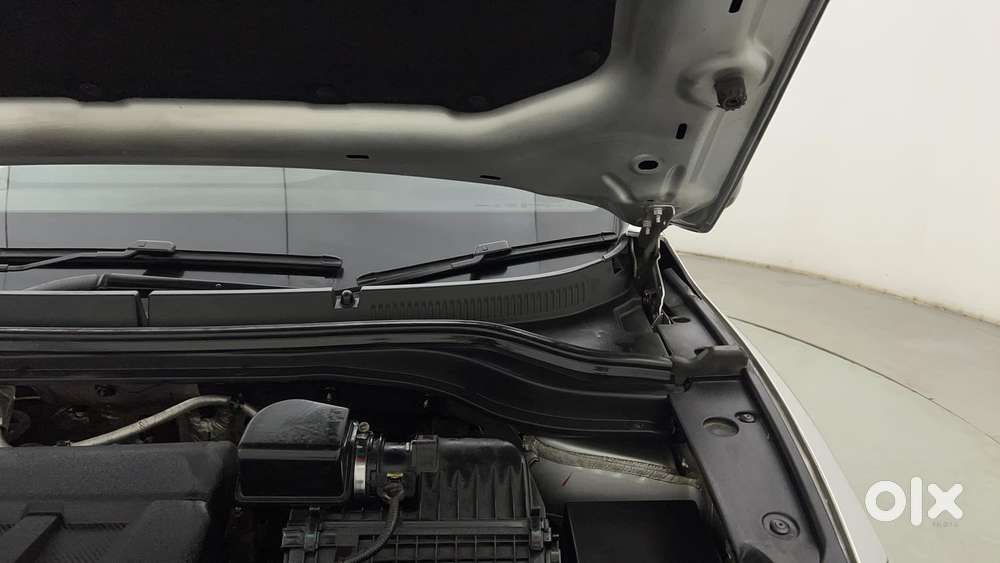 Mahindra Xuv700 2.2 Ax 5 Diesel At Str, 2022, Diesel