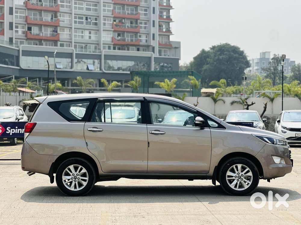 Toyota Innova Crysta 2.4 V 8 Str, 2016, Diesel