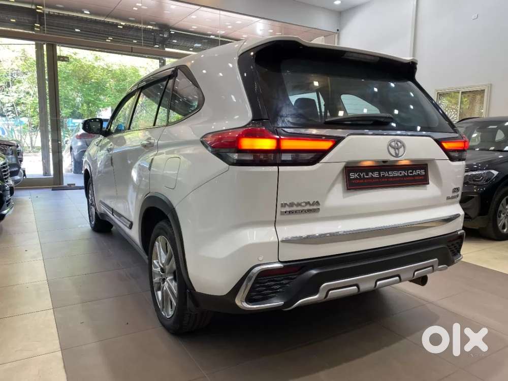 Toyota Innova Hycross 2.0 Zx Hybrid 7 Str, 2023, Petrol