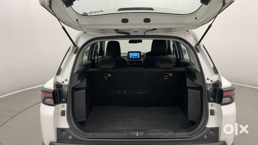 Maruti Suzuki Brezza Zxi Plus At, 2022, Petrol