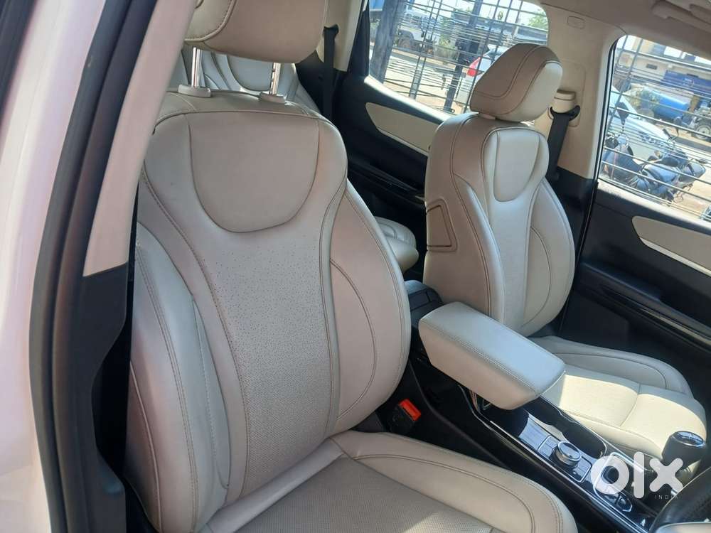 Mahindra Xuv700 Diesel Mt 2023