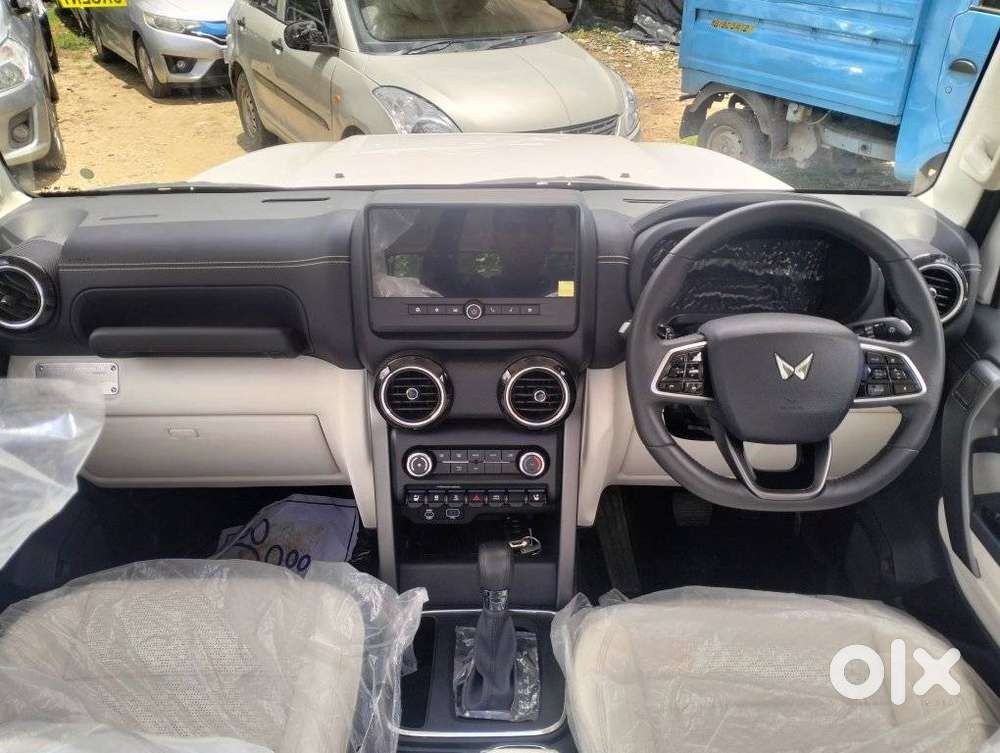 Mahindra Thar Roxx Ax7 L Petrol At 2wd, 2026, Petrol