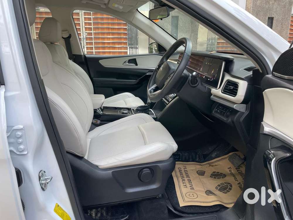 Mahindra Xuv700 2.2 Ax 7 Diesel At Luxury Pack Str, 2026, Diesel